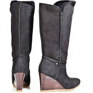 Ugg Aprelle wedge boot